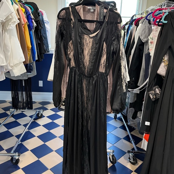 GRACIA DRESS - Picture 1 of 3